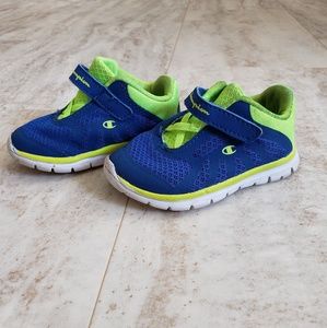 Toddler boy champion shoes size 4 w